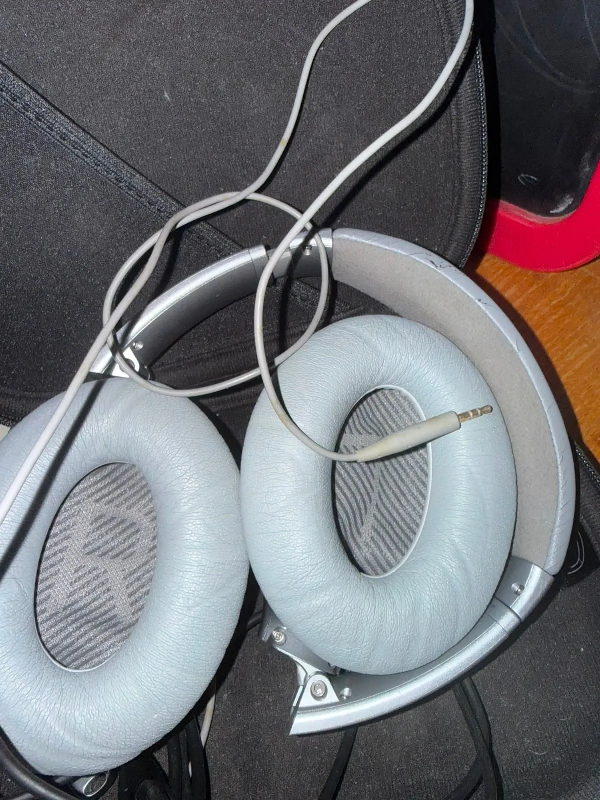 Bose Over-Ear Headphones – Silver/Grey – Includes Carrying Case
